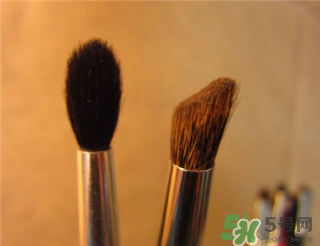 ���úͰ׷����ĸ���?���û�ױˢ������?